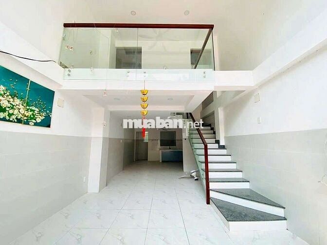 *** 1 căn nhà 3 tầng đương ô tô đỗ cửa giá chỉ hơn 6 tỷ.