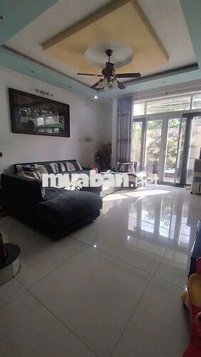5,750 Tỷ biệt thự 9 x 14 thị trấn nhà bè