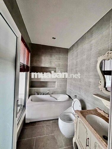 NHÀ ĐẸP- Hẻm xe tải - 5 tầng- 4,5x15m chỉ 8,3 tỏi