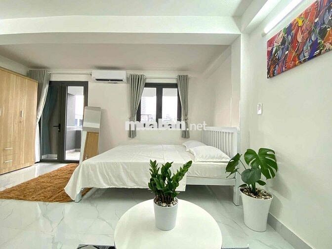 STUDIO BAN CÔNG SIÊU RỘNG 30M2 SÁT PHÚ MỸ HƯNG FULL NỘI THẤT
