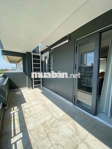 STUDIO BAN CÔNG SIÊU RỘNG 30M2 SÁT PHÚ MỸ HƯNG FULL NỘI THẤT