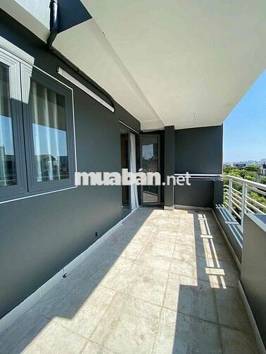 STUDIO BAN CÔNG SIÊU RỘNG 30M2 SÁT PHÚ MỸ HƯNG FULL NỘI THẤT