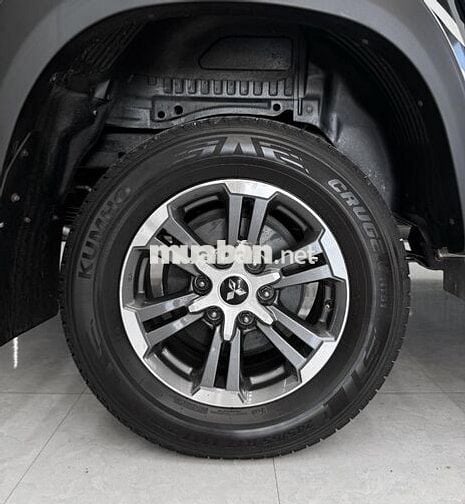 Bán tải Mitsubishi Trion 2.4 AT 2021