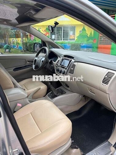Toyota Innova 2014 E - 98000 km