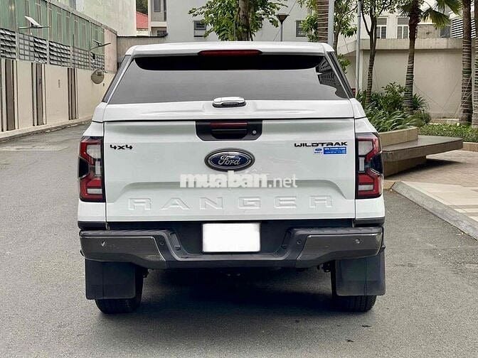 Wildtrak xe lướt bán tại hãng Ford cam kết chất xe