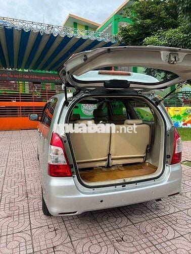 Toyota Innova 2014 E - 98000 km
