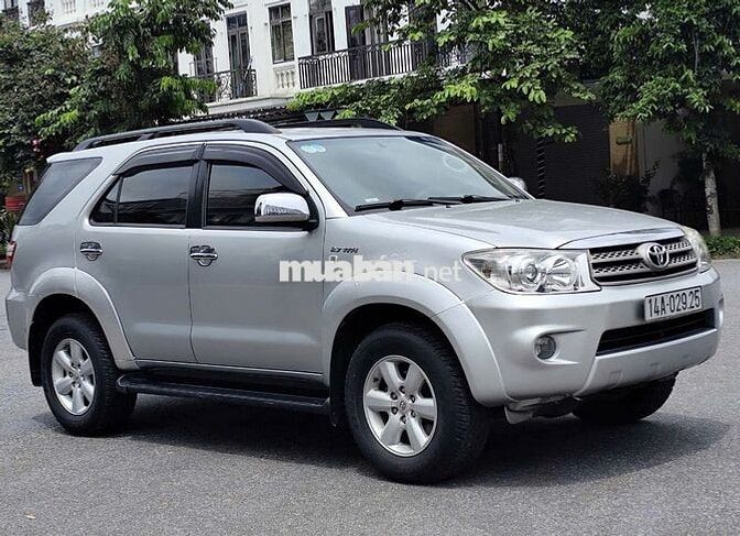 Toyota Fortuner 2.7 V 2011 - 315 Triệu