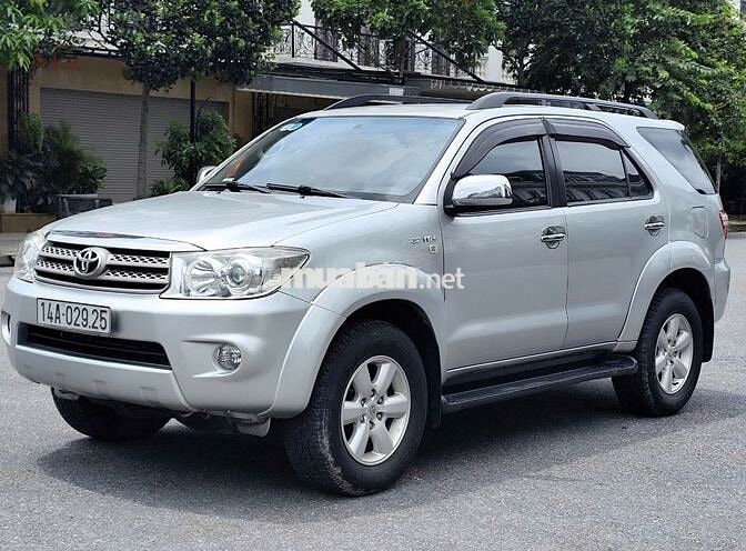 Toyota Fortuner 2.7 V 2011 - 315 Triệu