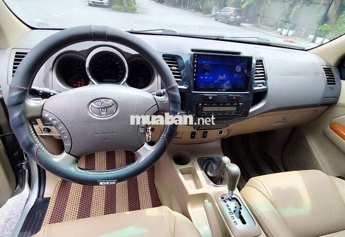 Toyota Fortuner 2.7 V 2011 - 315 Triệu
