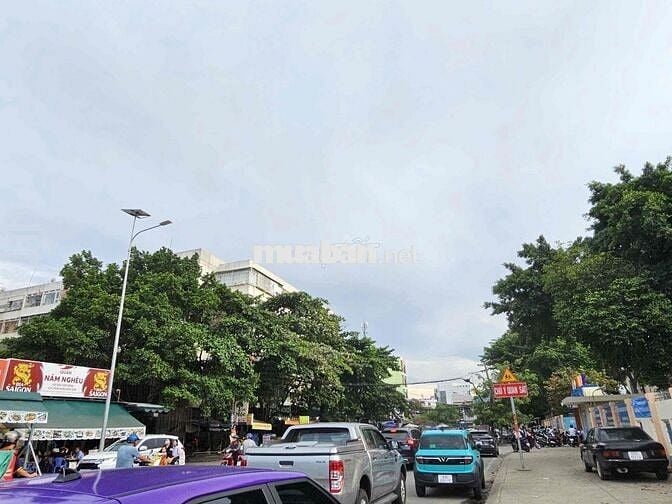 Cho thuê nhà 6 tầng, Nguyễn Gia Trí, Bình Thạnh - 200tr/600m - có pccc