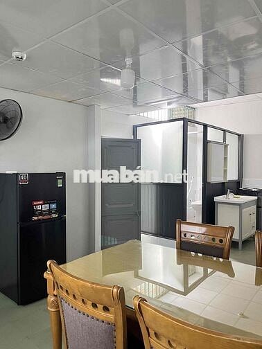 Cho thuê phòng mới xây 30m2 tách bếp 5tr5 full nội thất Tôn Đản Quận 4