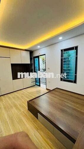 Bán gấp nhà Quan Nhân, diện tích 30m2, 5 tầng thang máy, giá 7,95ty