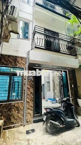 Bán gấp nhà Quan Nhân, diện tích 30m2, 5 tầng thang máy, giá 7,95ty