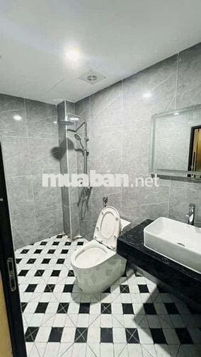 Bán gấp nhà Quan Nhân, diện tích 30m2, 5 tầng thang máy, giá 7,95ty