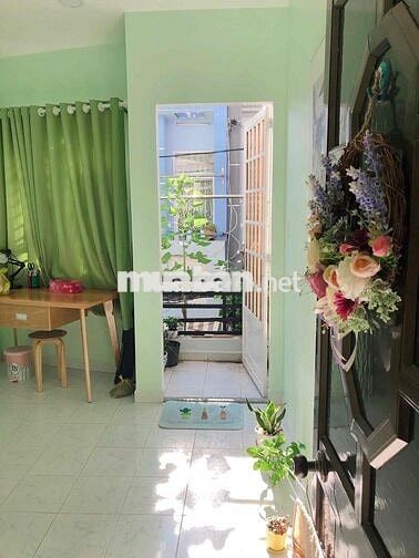 Nhà 2PN 2WC Full Nội Thất. Hẻm 5M lê thúc hoạch.DT: 3,3 X 10 trệt lầu