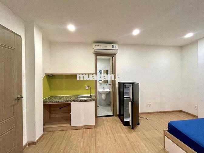 CHO THUÊ CHDV DẠNG STUDIO CỬA SỔ TRỜI GIÁP TRUNG TÂM