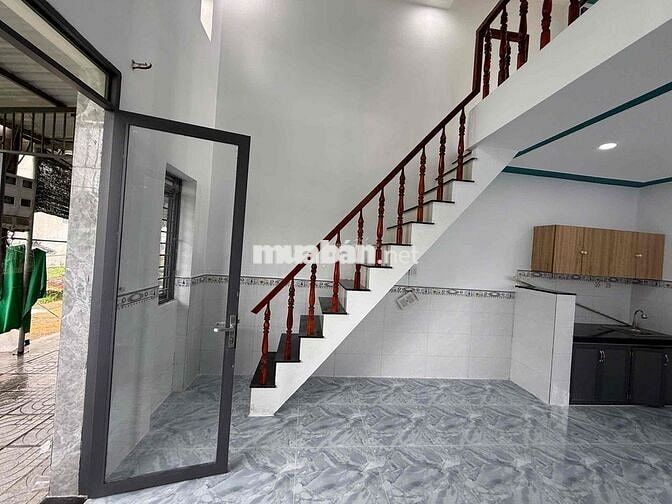 NHÀ 3 PHÒNG NGỦ ( 680TR )NGAY CHỢ MỸ HẠNH CẠNH CẦU LỚN HÓC MÔN