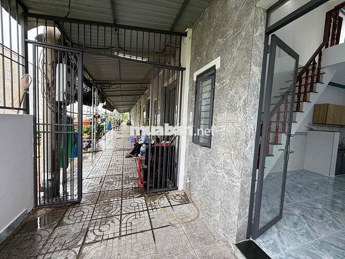 NHÀ 3 PHÒNG NGỦ ( 680TR )NGAY CHỢ MỸ HẠNH CẠNH CẦU LỚN HÓC MÔN