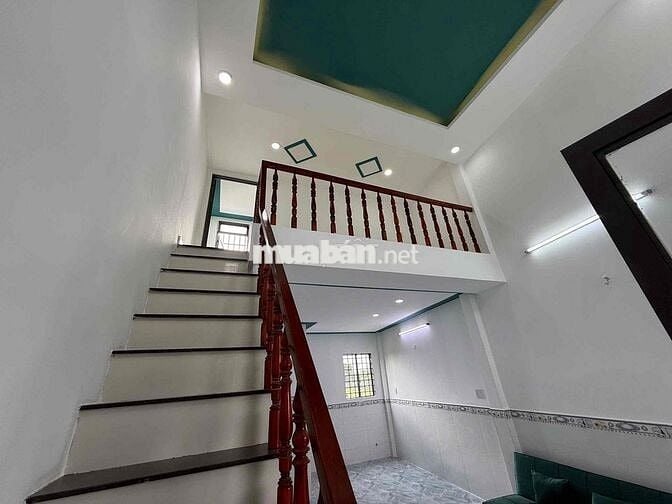 NHÀ 3 PHÒNG NGỦ ( 680TR )NGAY CHỢ MỸ HẠNH CẠNH CẦU LỚN HÓC MÔN