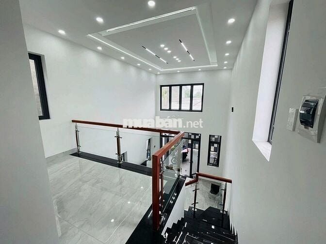 Bán nhà 1 trệt 1 lầu ngay chợ Tân Hiệp Tân uyên Bình Dương