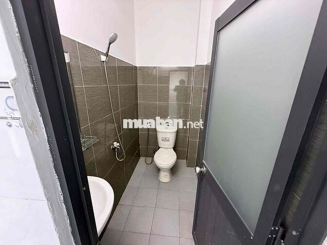 NHÀ 3 PHÒNG NGỦ ( 680TR )NGAY CHỢ MỸ HẠNH CẠNH CẦU LỚN HÓC MÔN