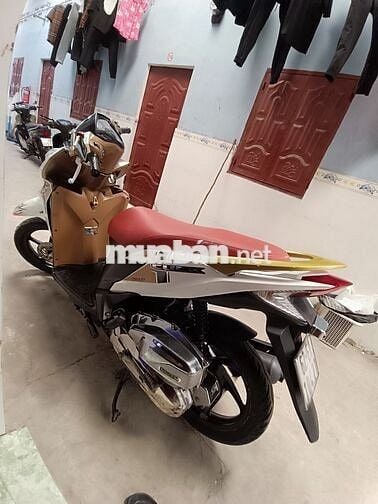 Click Thái 125i đời 2015 . Xe chạy êm mượt