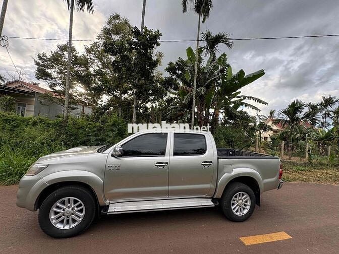 Toyota Hilux 2013 3.0G 4x4 MT - 175000 km