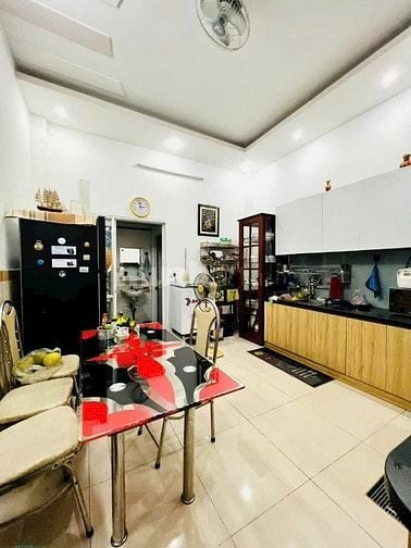 Cần bán nhà 3 lầu hẻm xe hơi quay đầu giá 7,2 ty Q2