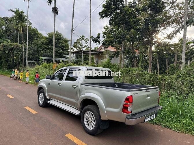 Toyota Hilux 2013 3.0G 4x4 MT - 175000 km
