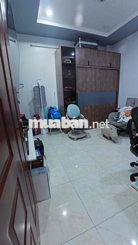 NHỈNH 10 TỎI - HXH CỘNG HÒA , NHÀ CỰC ĐẸP XÂY KIÊNG CỐ.