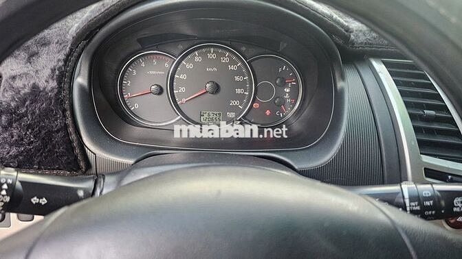 Mitsubishi Pajero Sport 2017 D 4x2 MT - 120000 km