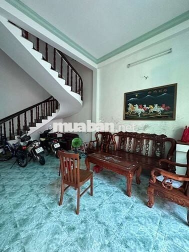 Đường 8m có lề, Sát Mặt Tiền nhà 4 Tầng ngang 5m, gần chợ Căn Cứ 26