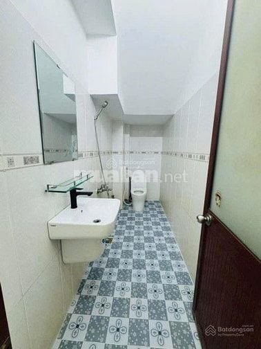 Hot! Kẹt vốn bán gấp căn nhà Nguyên Hồng, Bình Thạnh 3tỷ090/ 46,5m2
