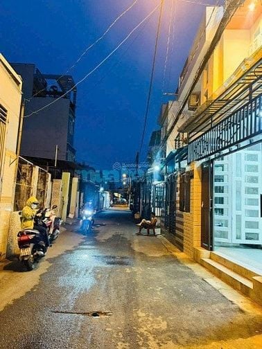 Hot! Kẹt vốn bán gấp căn nhà Nguyên Hồng, Bình Thạnh 3tỷ090/ 46,5m2