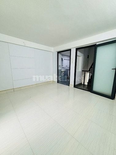 Cực sốc! Bán nhà Nơ Trang Long, P13, Bình Thạnh DT 67m2 giá chỉ 3tỷ050
