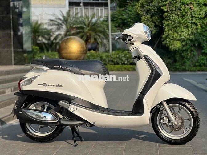 Hàng đẹp Grande 2016 màu trắng chính chủ