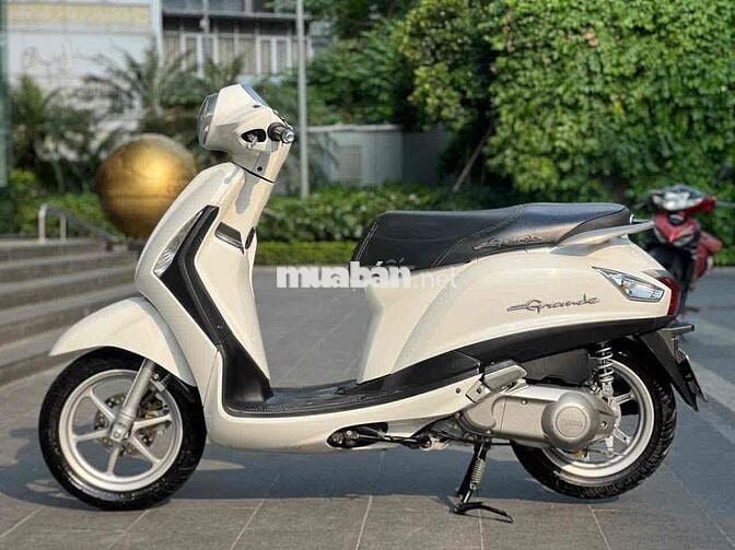 Hàng đẹp Grande 2016 màu trắng chính chủ