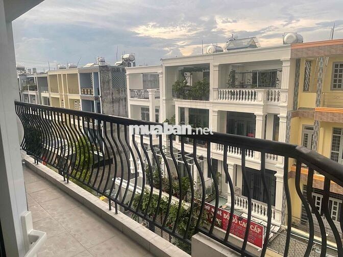 phòng tách bếp 38m2 full ban công đối diện chung cư  hiệp thành