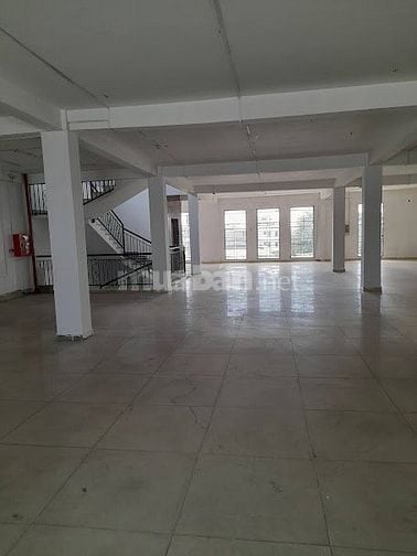 Nhà cho thuê mặt tiền đường Hiệp Thành Quận 12 , DT: sử dụng 1,500m2