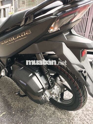 Bán ab125 màu đen vàng