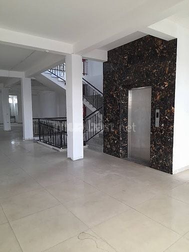 Nhà cho thuê mặt tiền đường Hiệp Thành Quận 12 , DT: sử dụng 1,500m2