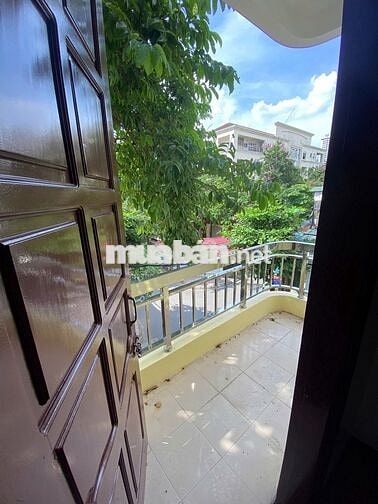 Nhà phố TRUNG KÍNH - CẦU GIẤY, 80m2 x 5T, MT:8m, Chia phòng, đủ ĐH,NL