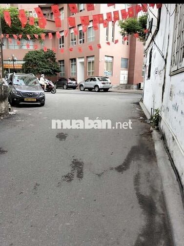 Tôi cần bán nhà 5tầng mặt ngõ ô tô chánh đỗ kinh doanh Trung Kính Tôi cần bán nhà 5tầng mặt ngõ ô tô chánh đỗ kinh doanh Trung Kính