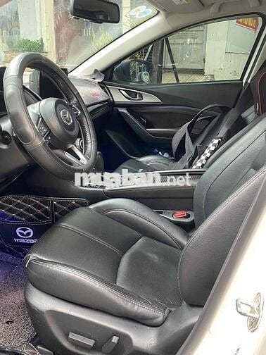 Mazda 3 2019 Luxury ghế điện 1 chủ 8V + đồ chơi