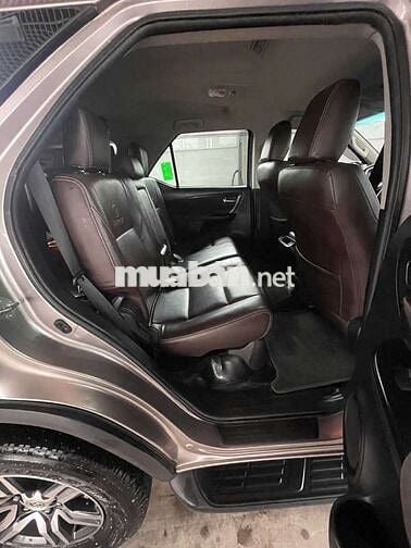 Toyota Fortuner 2020 2.4MT 4x2 máy dầu - 155000 km