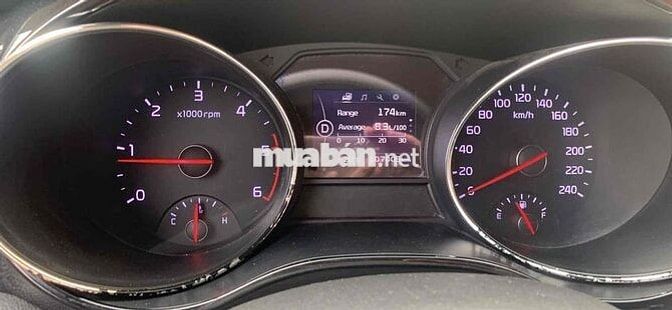 Kia Sedona 2016 2.2 DAT - 110000 km