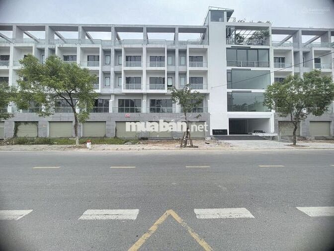 Chính chủ bán Shophouse 5 tầng mặt đường Nguyễn Tất Thành