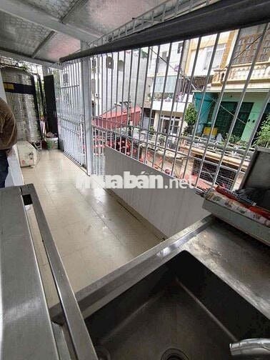 NHÀ VỊ TRÍ THOÁNG ĐẸP 2 MẶT NGÕ CHẠY VÒNG QUANH - Ô TÔ ĐỖ 2 CẦU THANG