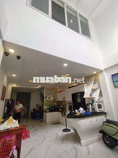 PENHOUSE NHÀ PHỐ 5 TẦNG LẦU CHỈ CÒN LẠI MỘT CĂN - TÔN ĐẢN Q4