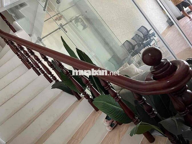 Cho thuê nhà mặt tiền đường Trần Quốc Toản P.Bình Đa có nội thất cơ ba